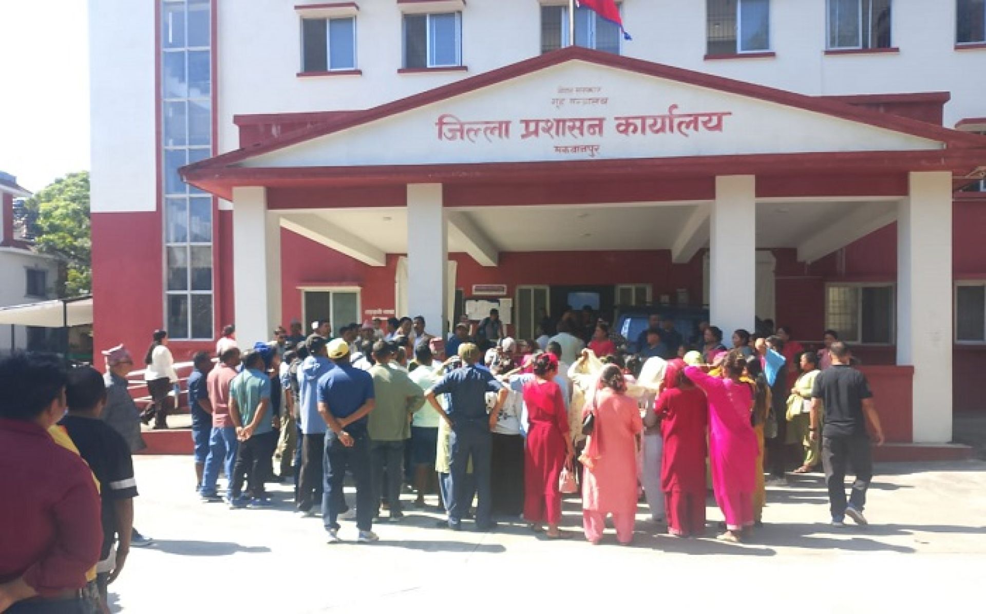 हाइटेन्सन लाइन प्रभावितहरूको विरोध, निर्माण कार्य तत्काल रोक्न माग